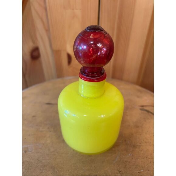 Vintage 80s Art Glass Yellow Vase with Red Top (8556) - Picture 1 of 8